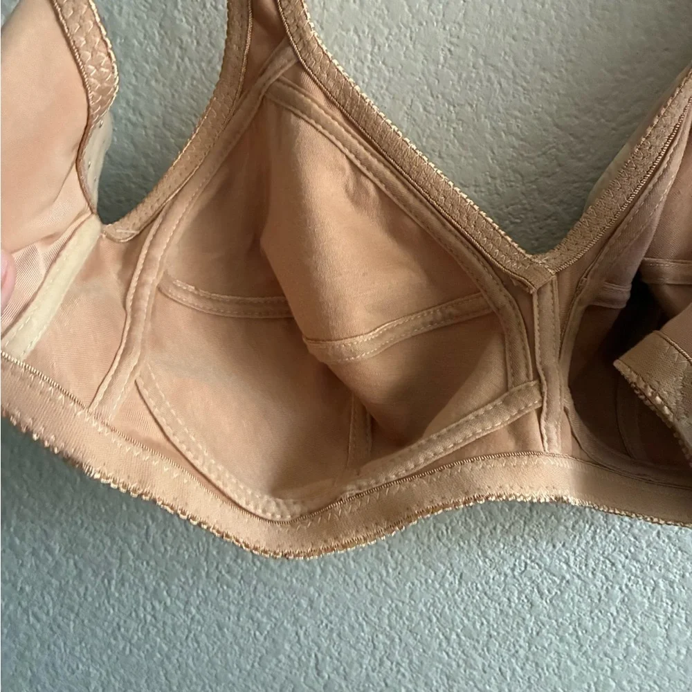 🆕Jennifer Intimates Vintage Satin Tan Floral Wireless Bra 40D🆕